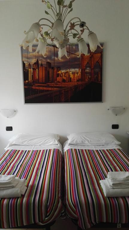 Hotel Paradise Bruzolo Bagian luar foto