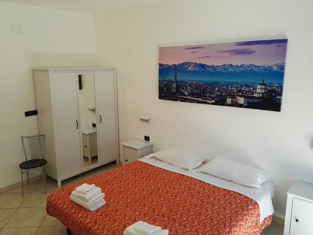 Hotel Paradise Bruzolo Bagian luar foto