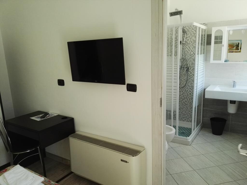 Hotel Paradise Bruzolo Bagian luar foto