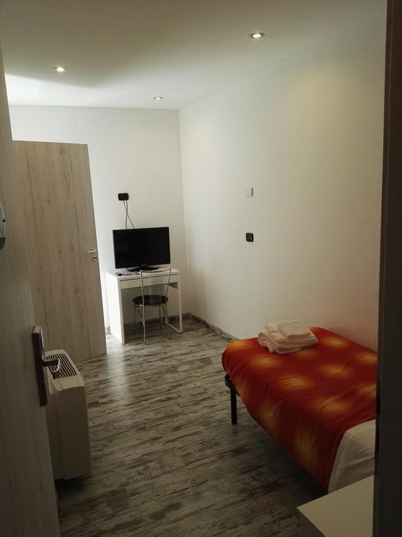 Hotel Paradise Bruzolo Bagian luar foto