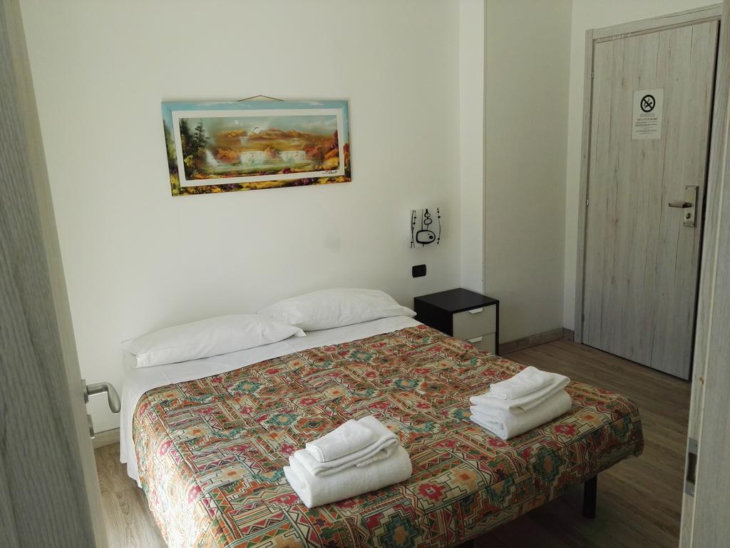Hotel Paradise Bruzolo Bagian luar foto